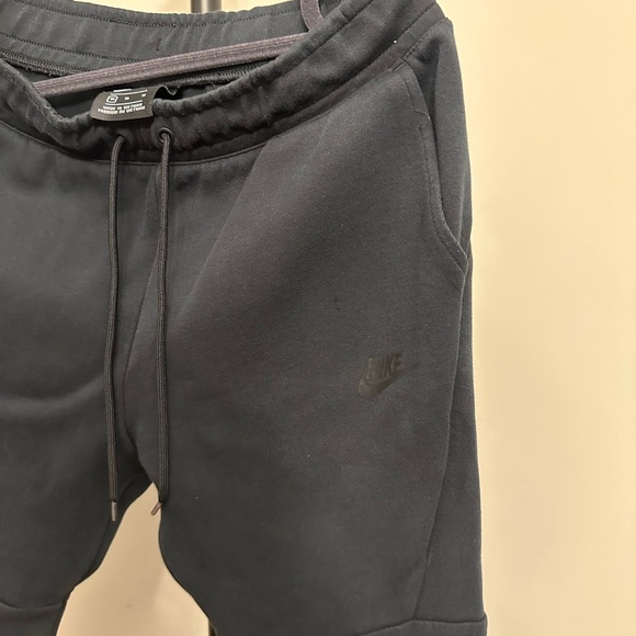 Nike tech joggers - Picture 2 of 7